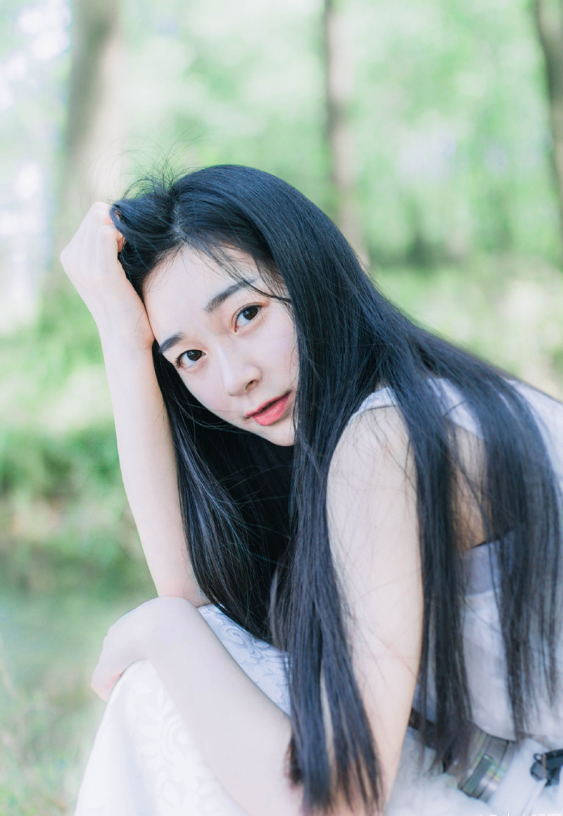 真正的朋友在你遇事了以后，能伸出援手；在你喝醉的时候，能悉心照顾；在你难过的时候，能默默陪伴；在你消极的时候，能耐心规劝。不因你贫穷，嫌弃你，不因你落魄，嘲笑你，更不会因为时间和距离，疏远你。